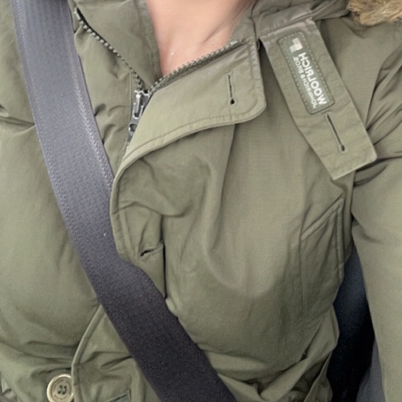 In great used condition. I find warmer the Canadian Goose. - Picture 2 of 2